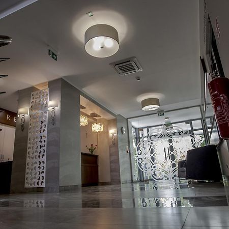 Hotel Crystal Janikowo Bagian luar foto