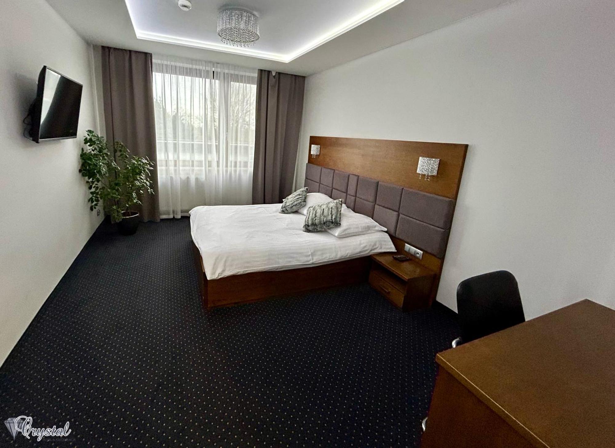 Hotel Crystal Janikowo Bagian luar foto